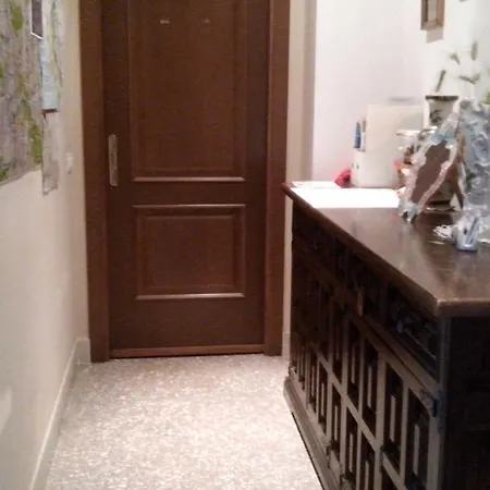 Affittacamere , Near Trastevere Station * Rome