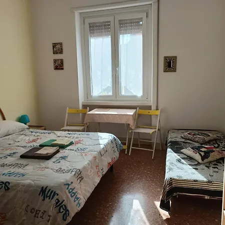 Affittacamere , Near Trastevere Station * Rzym