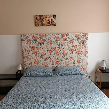 Affittacamere , Near Trastevere Station * Rzym